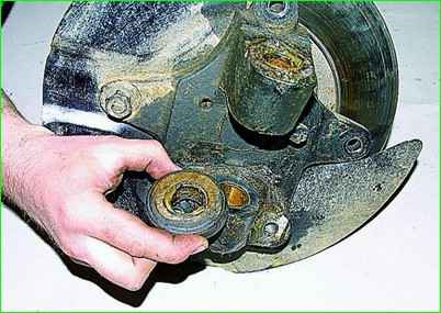 Розбирання та ремонт шкворневого з'єднання