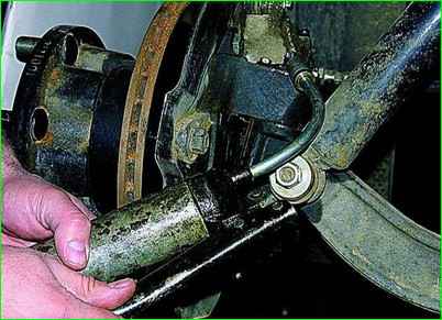 Змащення шкворневого з'єднання