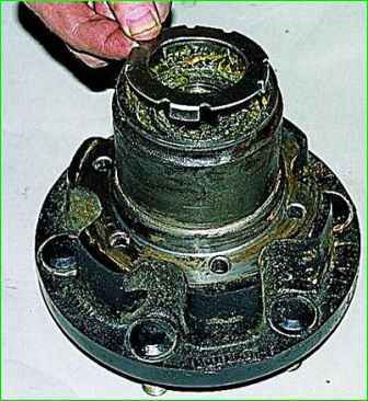 Reemplazo de rodamientos y puños de cubo de rueda delantera