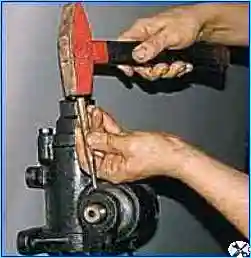 So stellen Sie den Lenkmechanismus mit hydraulischem Verstärker eines Gazelle-Autos ein