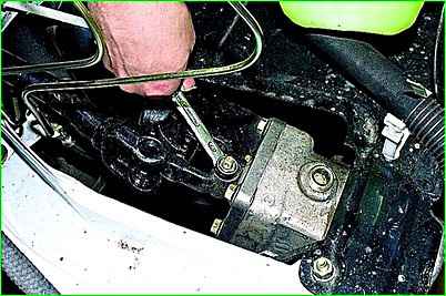 Зняття керма та рульової колонки ГАЗ-2705