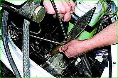 Зняття керма та рульової колонки ГАЗ-2705