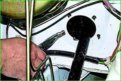 Зняття керма та рульової колонки ГАЗ-2705