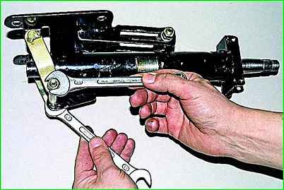 Зняття керма та рульової колонки ГАЗ-2705