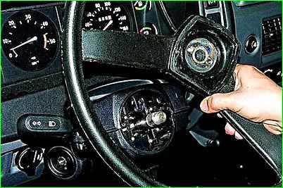 Зняття керма та рульової колонки ГАЗ-2705