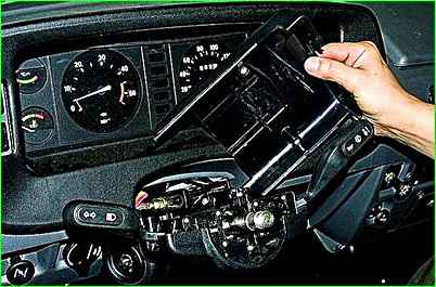 Зняття керма та рульової колонки ГАЗ-2705