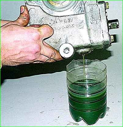 Зняття кермового механізму автомобіля ГАЗ-2705