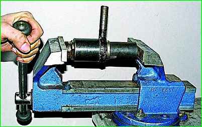 Заміна рульових тяг та шарнірів ГАЗ-2705