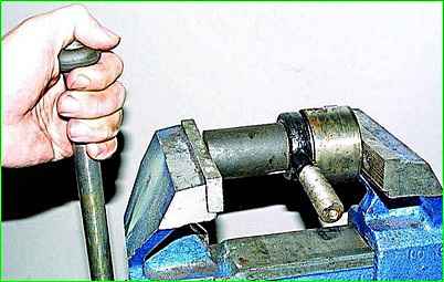 Заміна рульових тяг та шарнірів ГАЗ-2705