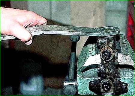 Разборка и сборка главного цилиндра тормозов Разборка и сборка главного цилиндра тормозов