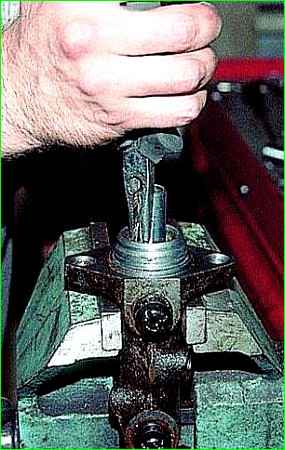 Тежегіштердің бас цилиндрін бөлшектеу және құрастыру