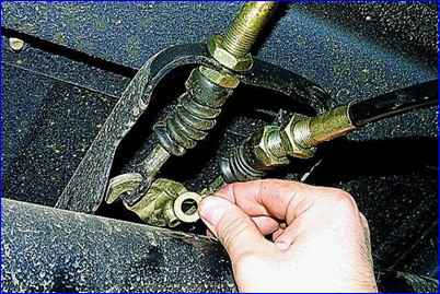 Замена тросов привода стояночного тормоза