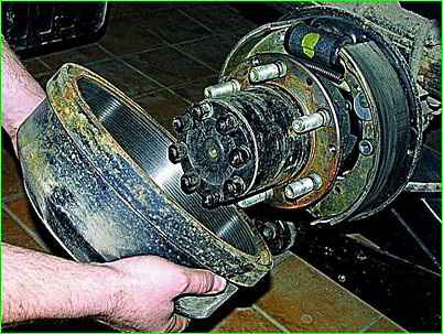 Как заменить задние колодки ГАЗ-2705