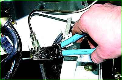 Заміна шланга гідроприводу зчеплення