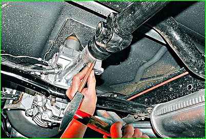 Снятие карданной передачи