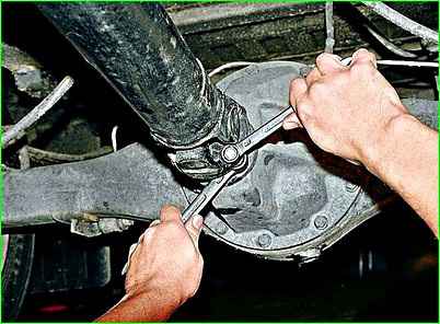 Снятие карданной передачи