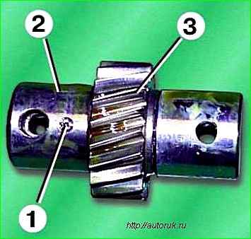 Disassembling the intermediate gearbox shaft
