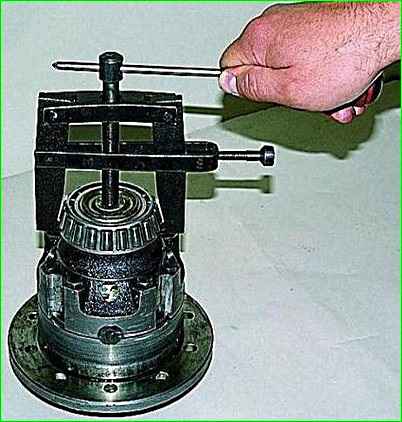 Demontage der Hinterachse des GAZ-2705