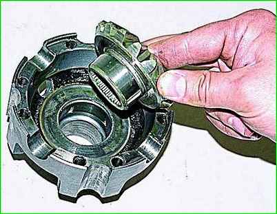 Demontage der Hinterachse des GAZ-2705