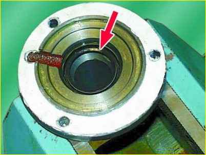 Desmontaje y montaje de la caja de cambios GAZ-3110