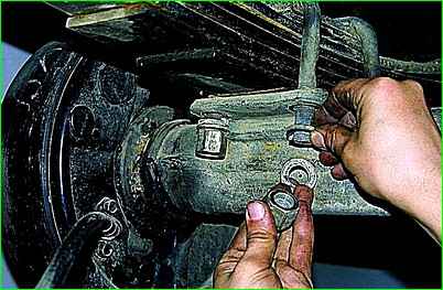 Снятие заднего моста