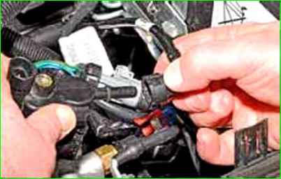 Замена клапана продувки адсорбера