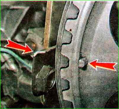 Замена ремня ГРМ с натяжным роликом