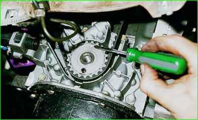 Замена ремня ГРМ с натяжным роликом