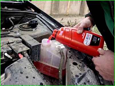 Как заменить охлаждающую жидкость двигателя
