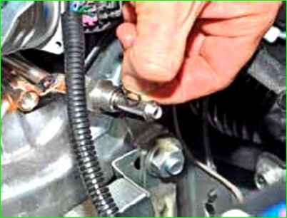 Снятие рампы и форсунок двигателя