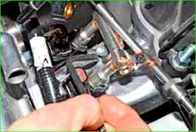 Снятие рампы и форсунок двигателя