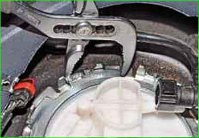 Как снять топливный модуль