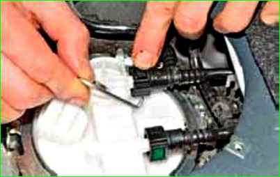 Как снять топливный модуль