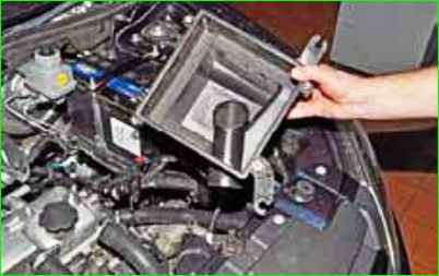 Снятие и установка корпуса воздушного фильтра