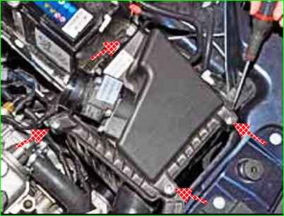 Снятие и установка корпуса воздушного фильтра