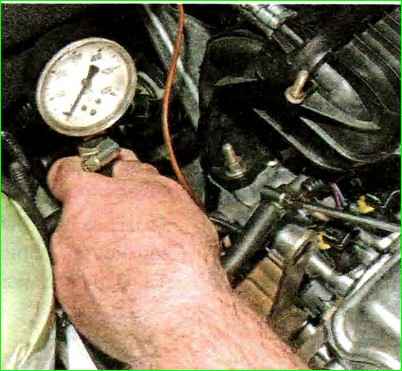 So prüfen Sie den Druck im Stromnetz des Lada Granta