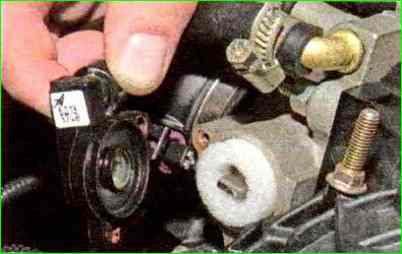 Замена датчика положения дроссельной заслонки