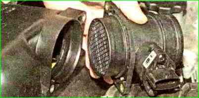 Снятие датчика массового расхода воздуха