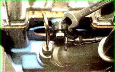 Замена датчика детонации