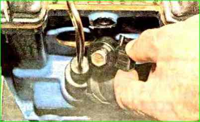 Замена датчика детонации