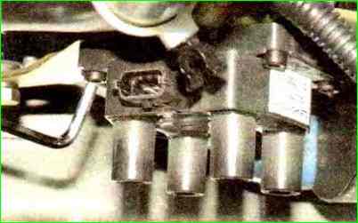 Снятие катушки зажигания