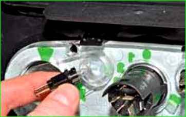 Замена ламп подсветки блока управления отоплением и вентиляцией