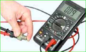 Замена выключателя света заднего хода