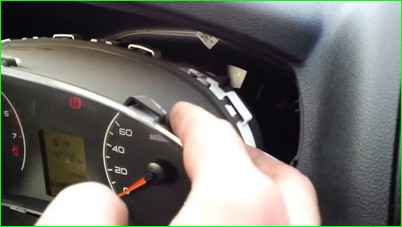 Снятие и установка щитка приборов