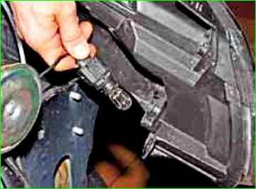 Замена лампочек в блок-фаре