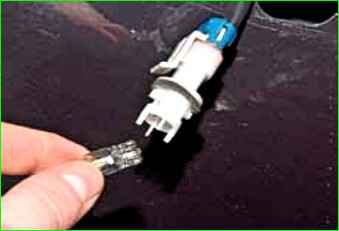 Замена повторителя поворотов и замена лампы