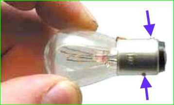 Замена ламп и снятие заднего фонаря