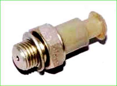 Замена датчика аварийного давления масла