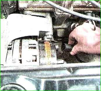 Checking and replacing the voltage regulator