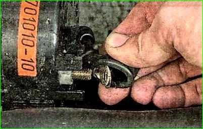 Checking and replacing the voltage regulator